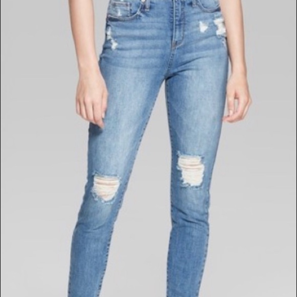 Blue skinny ripped jeans